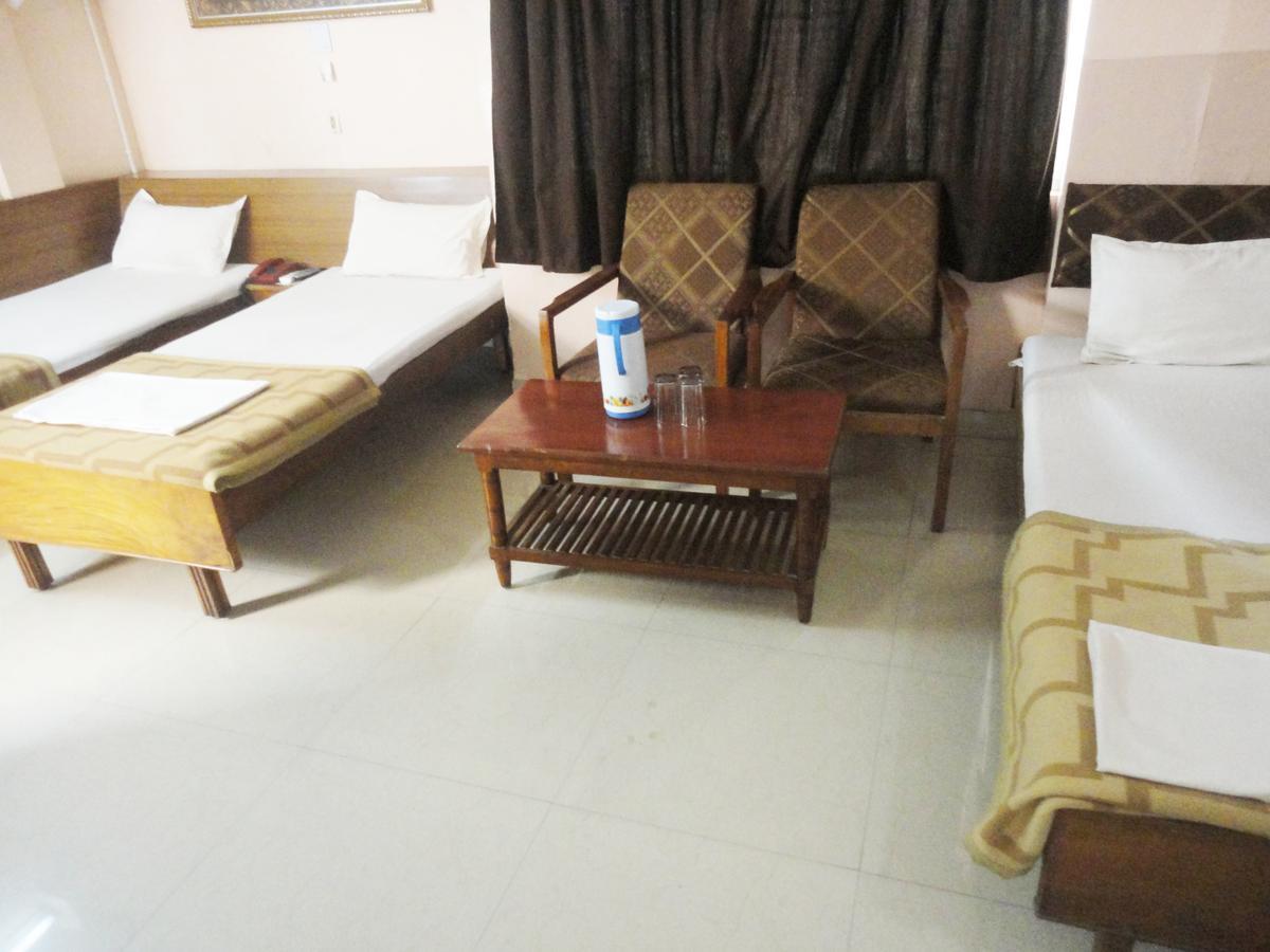 Hotel Yatrik Deoghar Extérieur photo